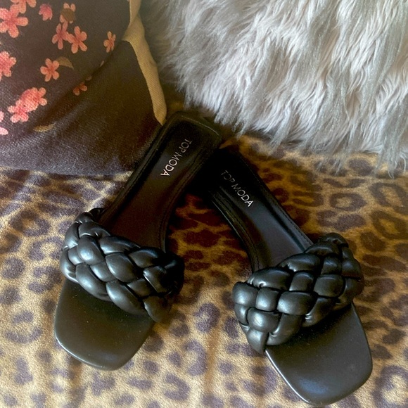 Black Leather slides - Picture 1 of 2